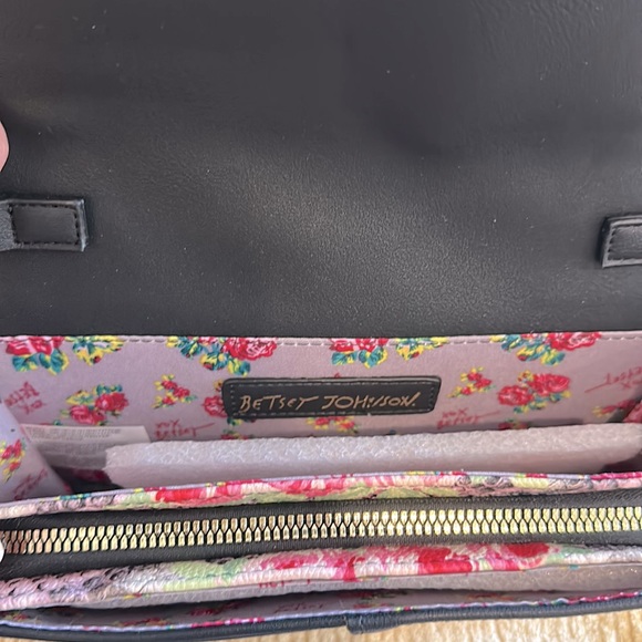 Betsy Johnson Floral Crossbody Multicolor Bag. Brand New - Picture 10 of 15